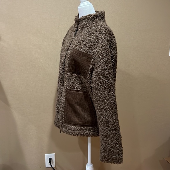 Onia Sherpa Jumbo Corduroy Shacket - Picture 3 of 12